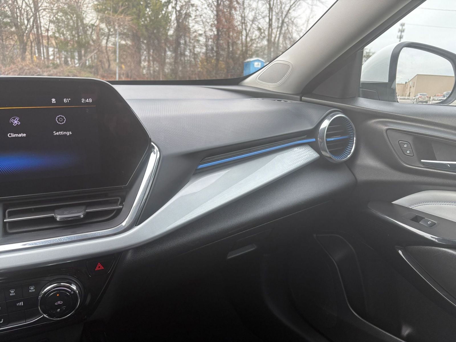 Used 2025 Chevrolet Trax LT image 33