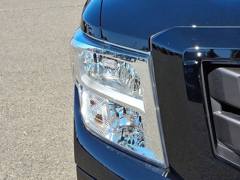 Certified 2024 Nissan Titan SV w/ SV Convenience Package image 9