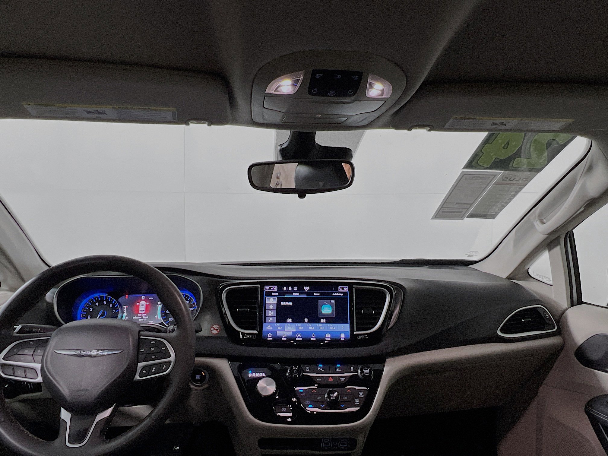 Used 2024 Chrysler Pacifica Touring-L image 30