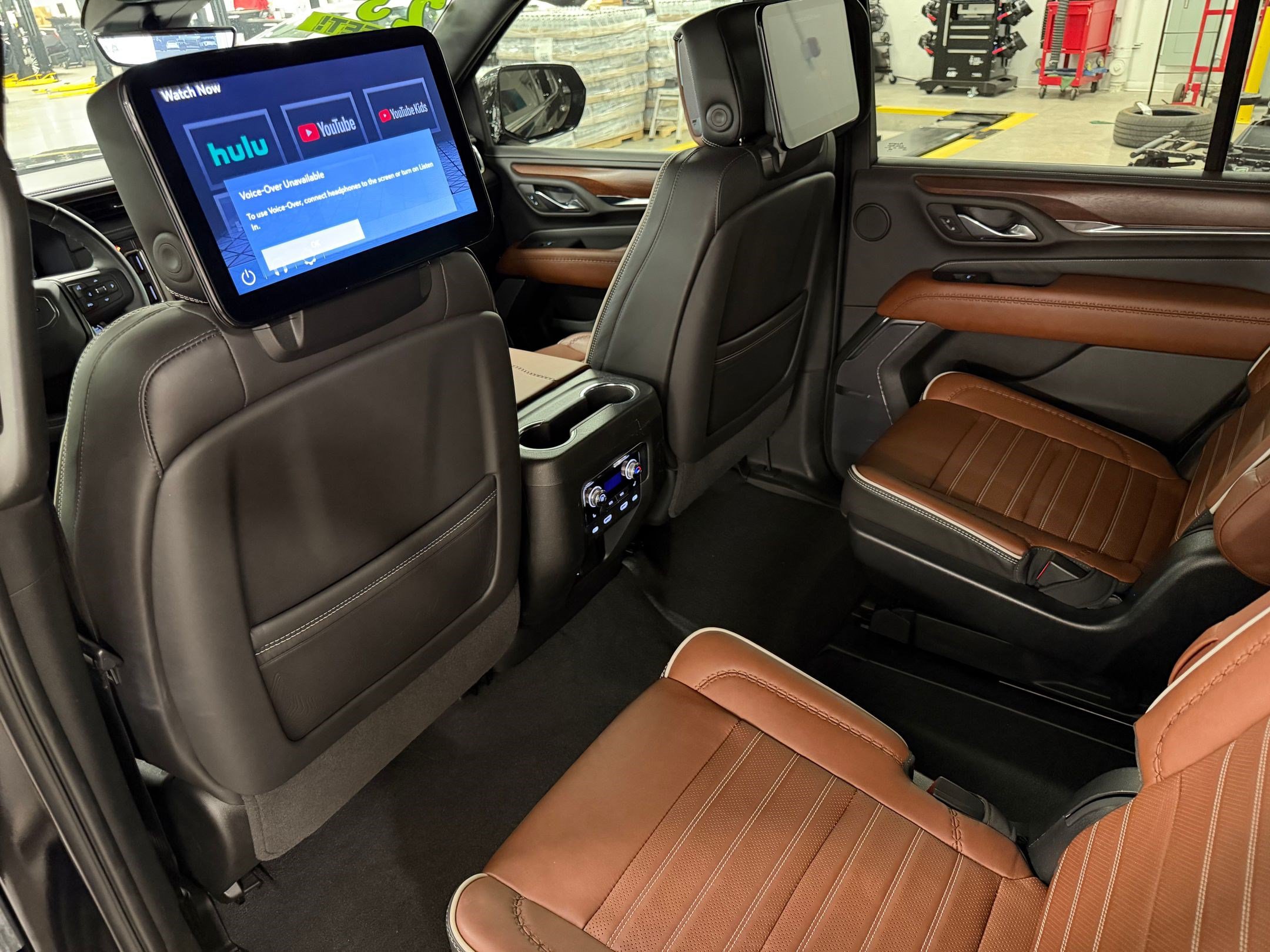 Used 2023 GMC Yukon Denali Ultimate AWD/4WD image 33