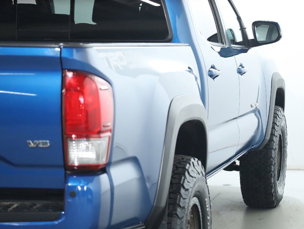 Used 2017 Toyota Tacoma TRD Off-Road w/ Premium & Technology Package image 48