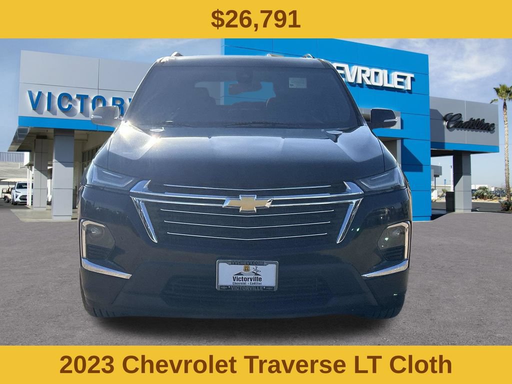 Certified 2023 Chevrolet Traverse LT FWD image 2