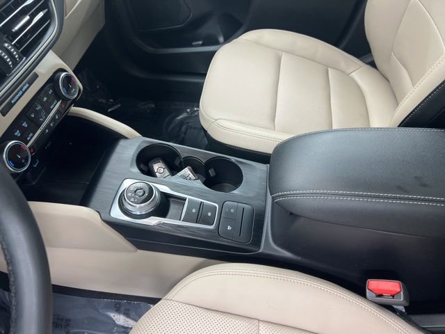 Used 2022 Ford Escape SEL image 15