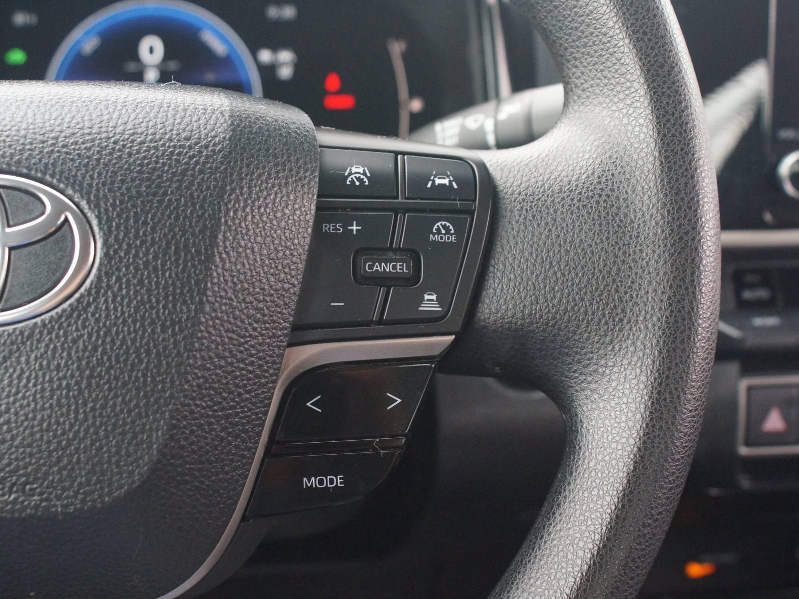 Used 2025 Toyota Camry LE FWD image 10