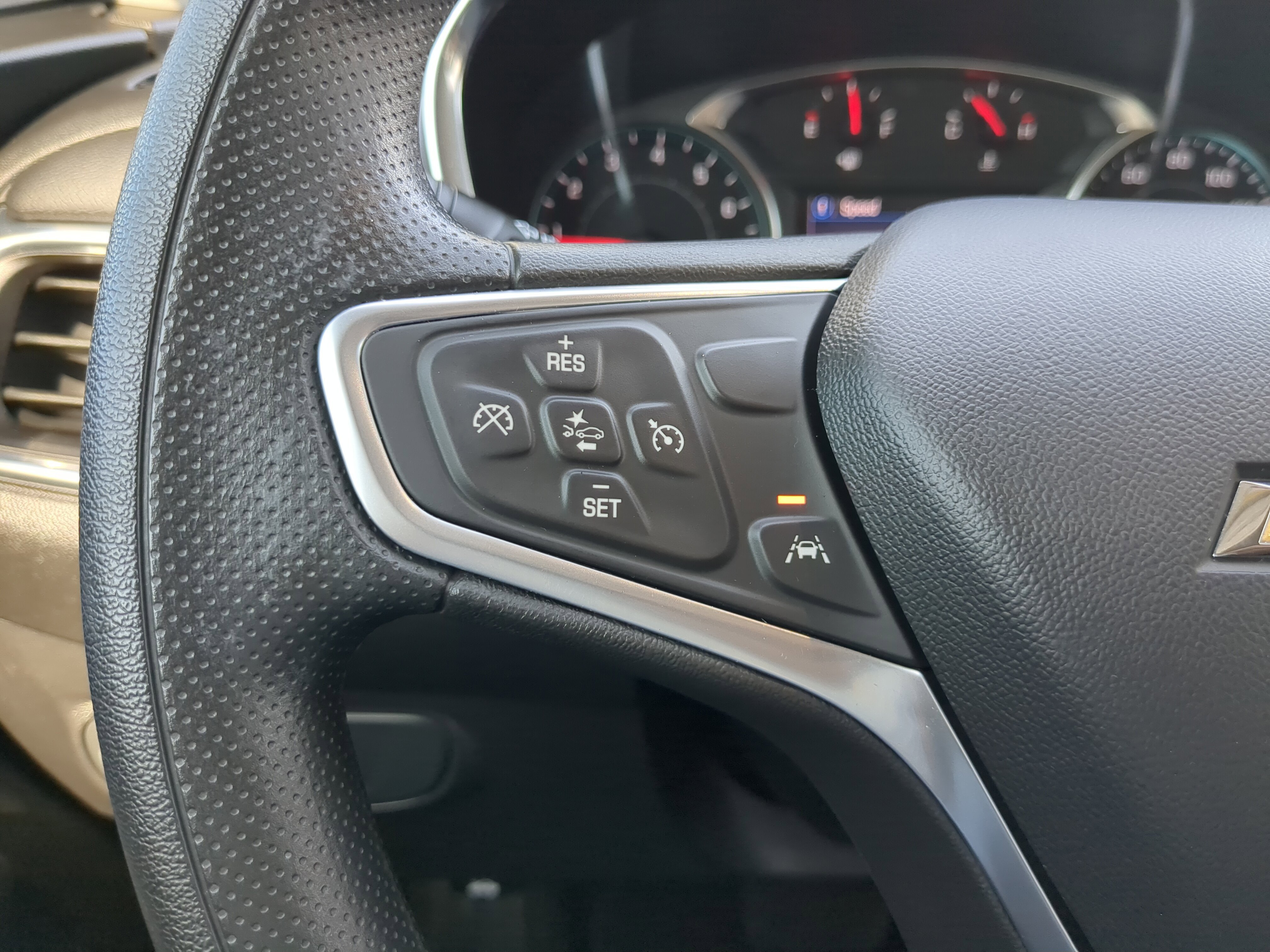 Used 2023 Chevrolet Equinox LT image 29