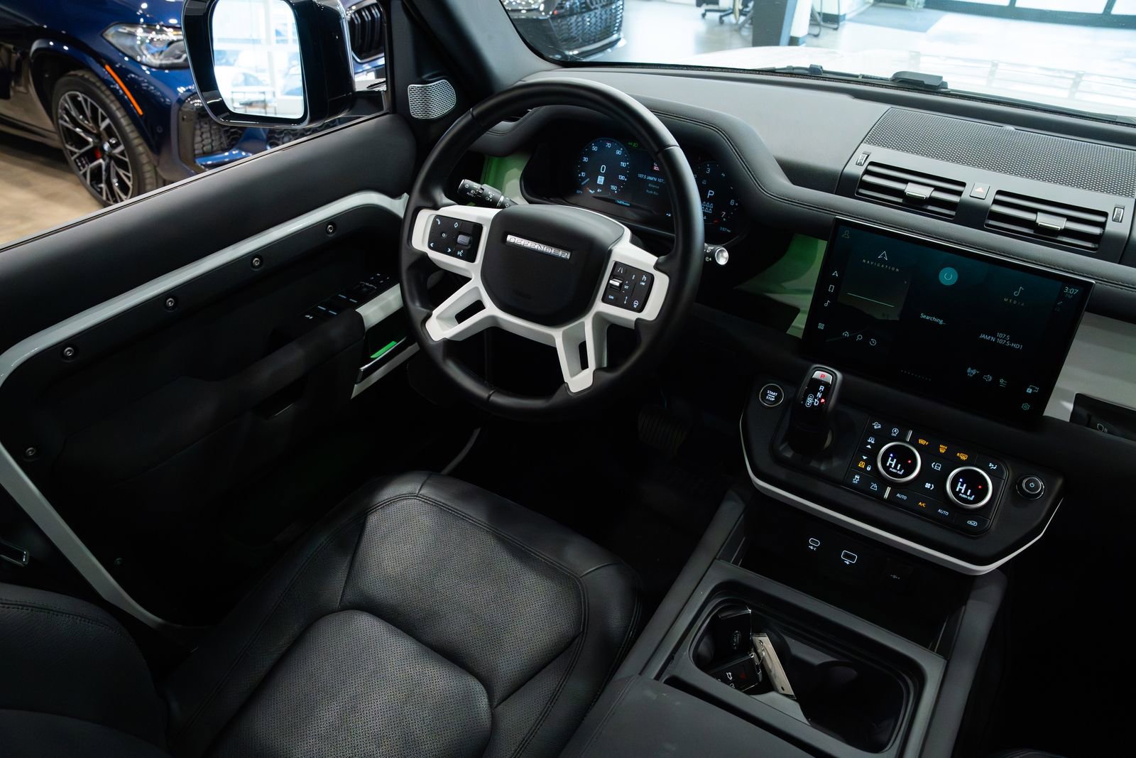 Used 2023 Land Rover Defender 130 SE image 10