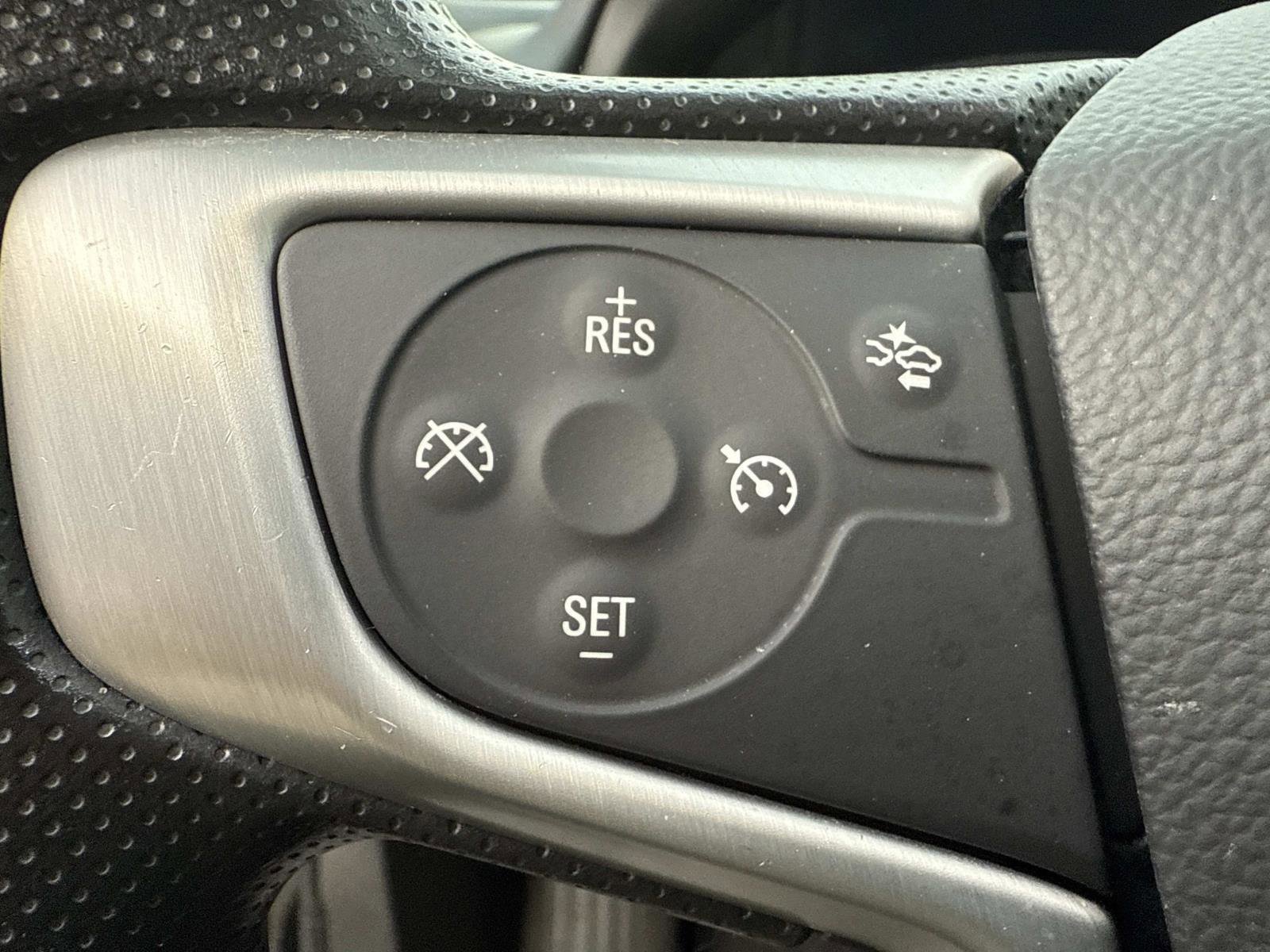 Used 2022 GMC Terrain SLE w/ Driver Convenience Package image 28