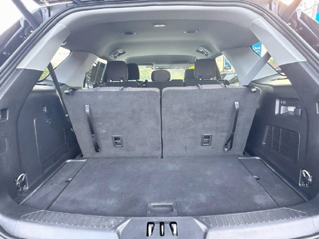 Used 2024 Ford Explorer XLT AWD/4WD image 29
