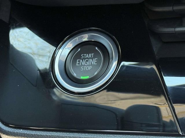 Certified 2025 Buick Envision Sport Touring image 19
