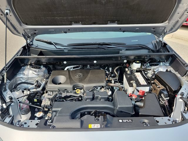 Used 2025 Toyota RAV4 XLE AWD/4WD image 27