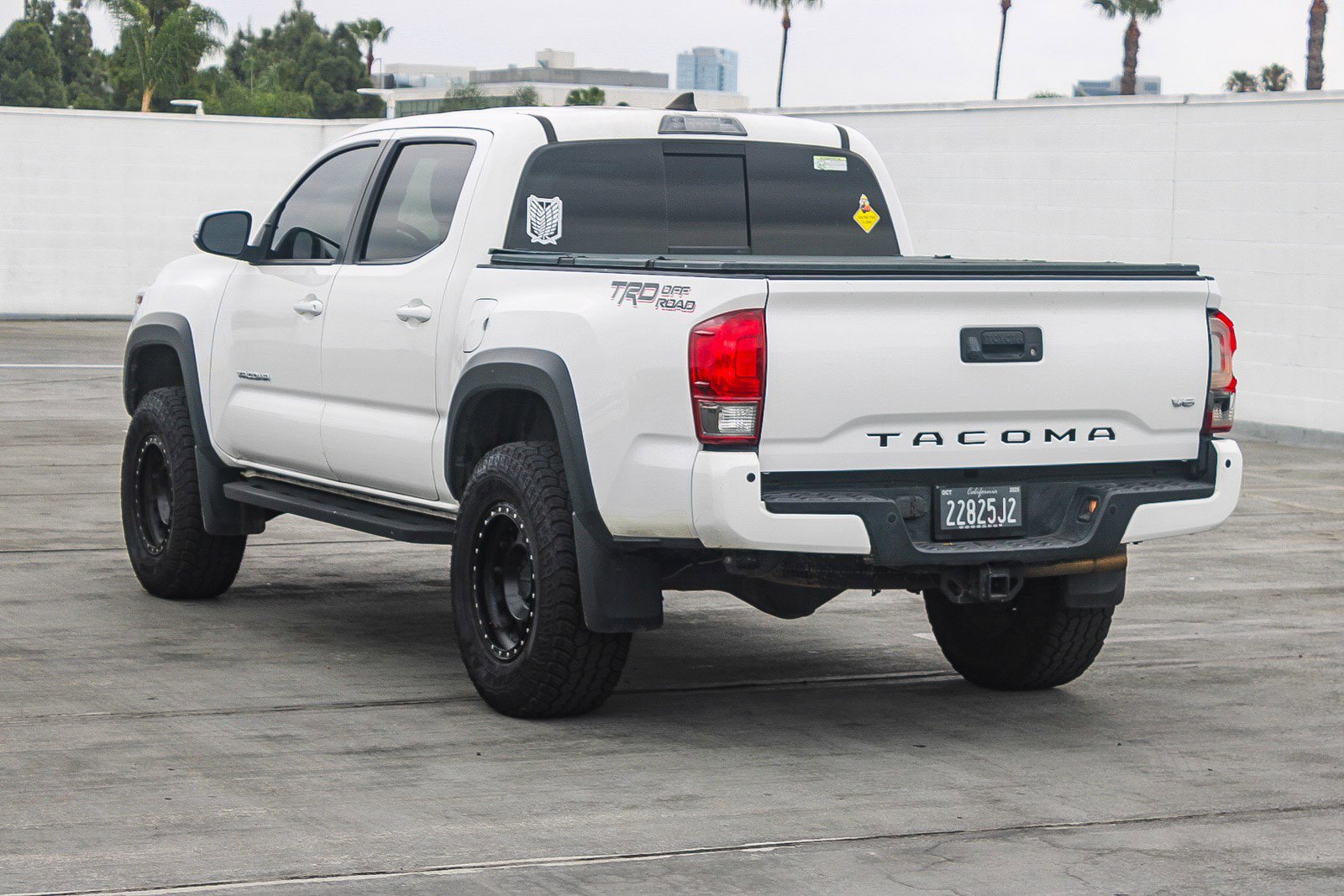 Used 2017 Toyota Tacoma TRD Off-Road image 12
