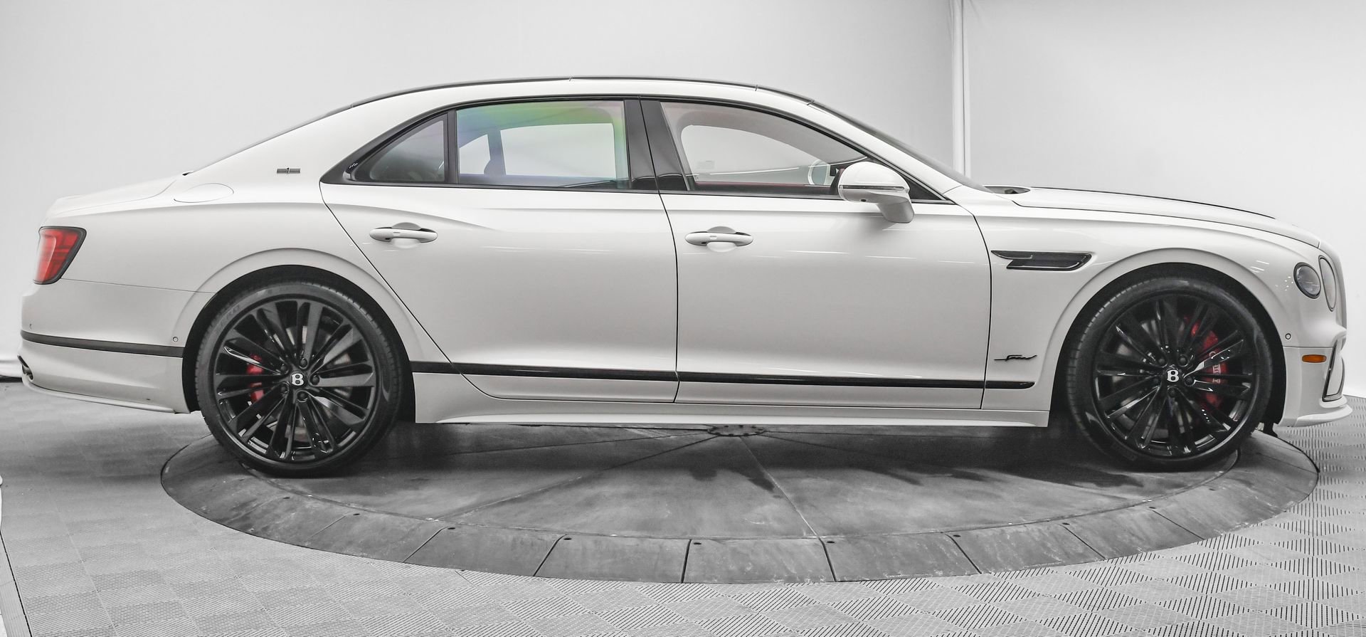 New 2025 Bentley Flying Spur Plug-In Hybrid image 5