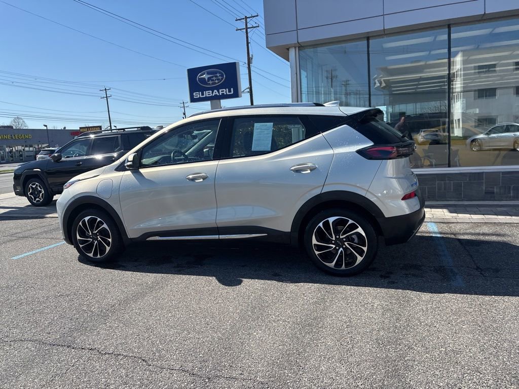 Used 2022 Chevrolet Bolt EUV Premier w/ Sun & Sound Package image 8