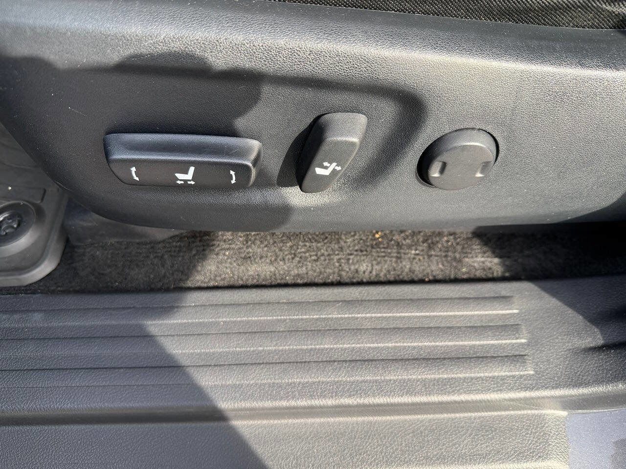 Used 2016 Toyota 4Runner SR5 image 11