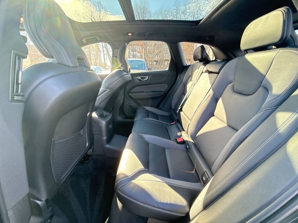 Used 2022 Volvo XC60 T8 R-Design w/ Advanced Package image 25
