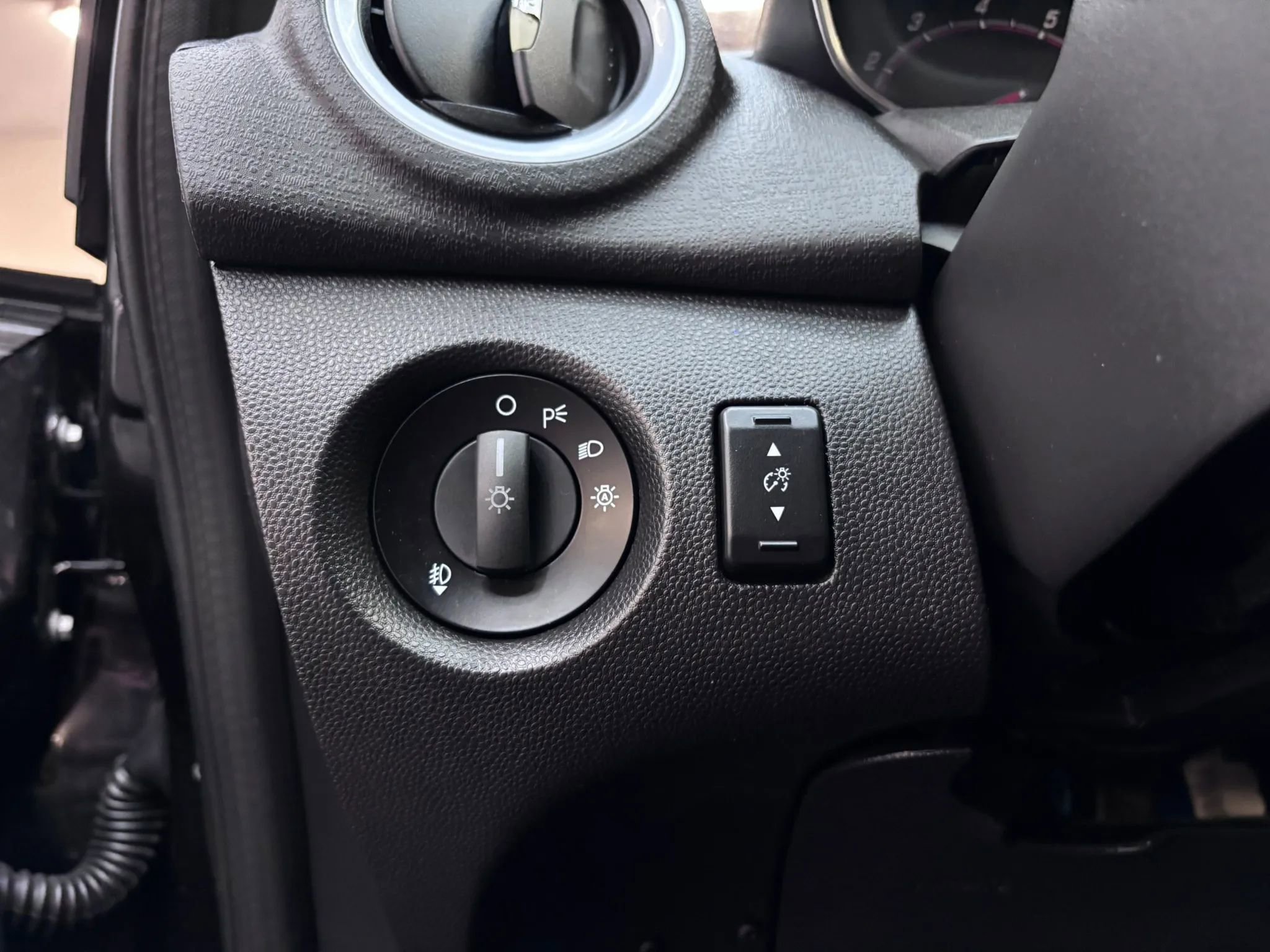 Used 2015 Ford Fiesta ST FWD image 15