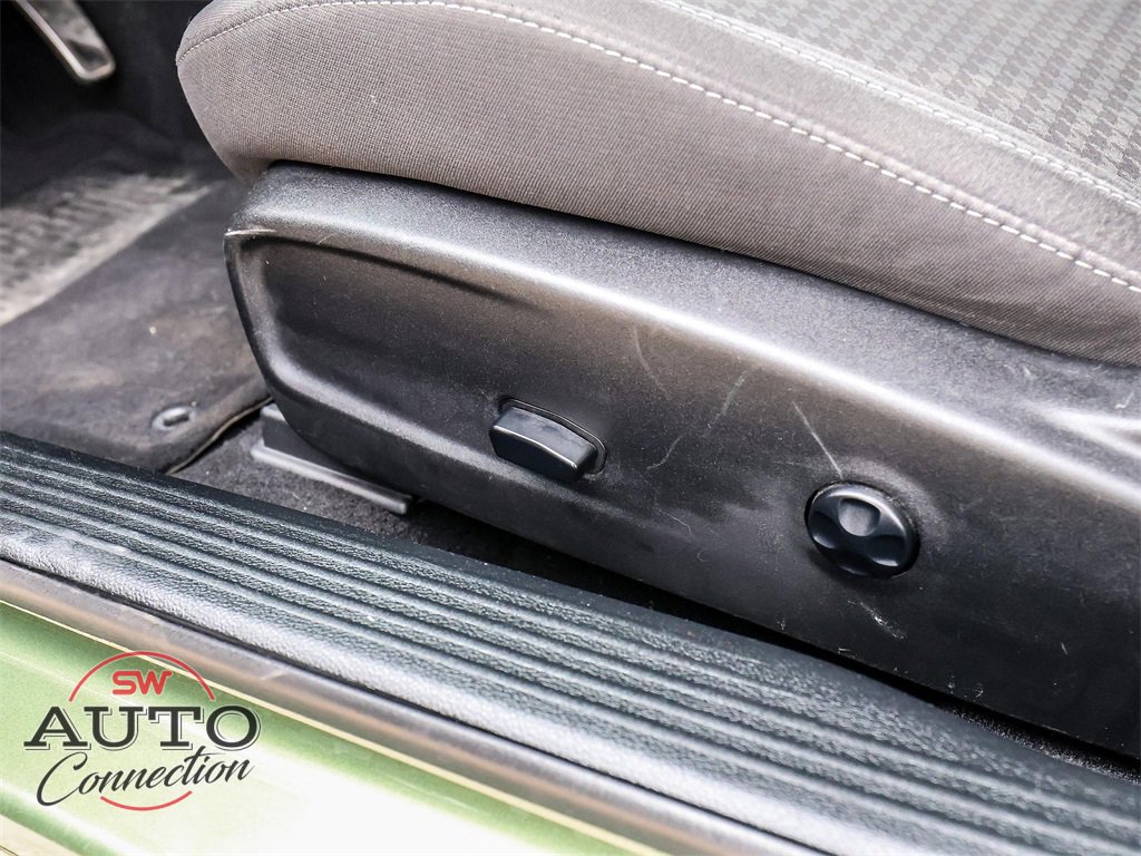 Used 2019 Dodge Challenger SXT image 20