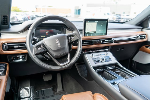 Used 2024 Lincoln Aviator Reserve w/ Equipment Group 201A image 15
