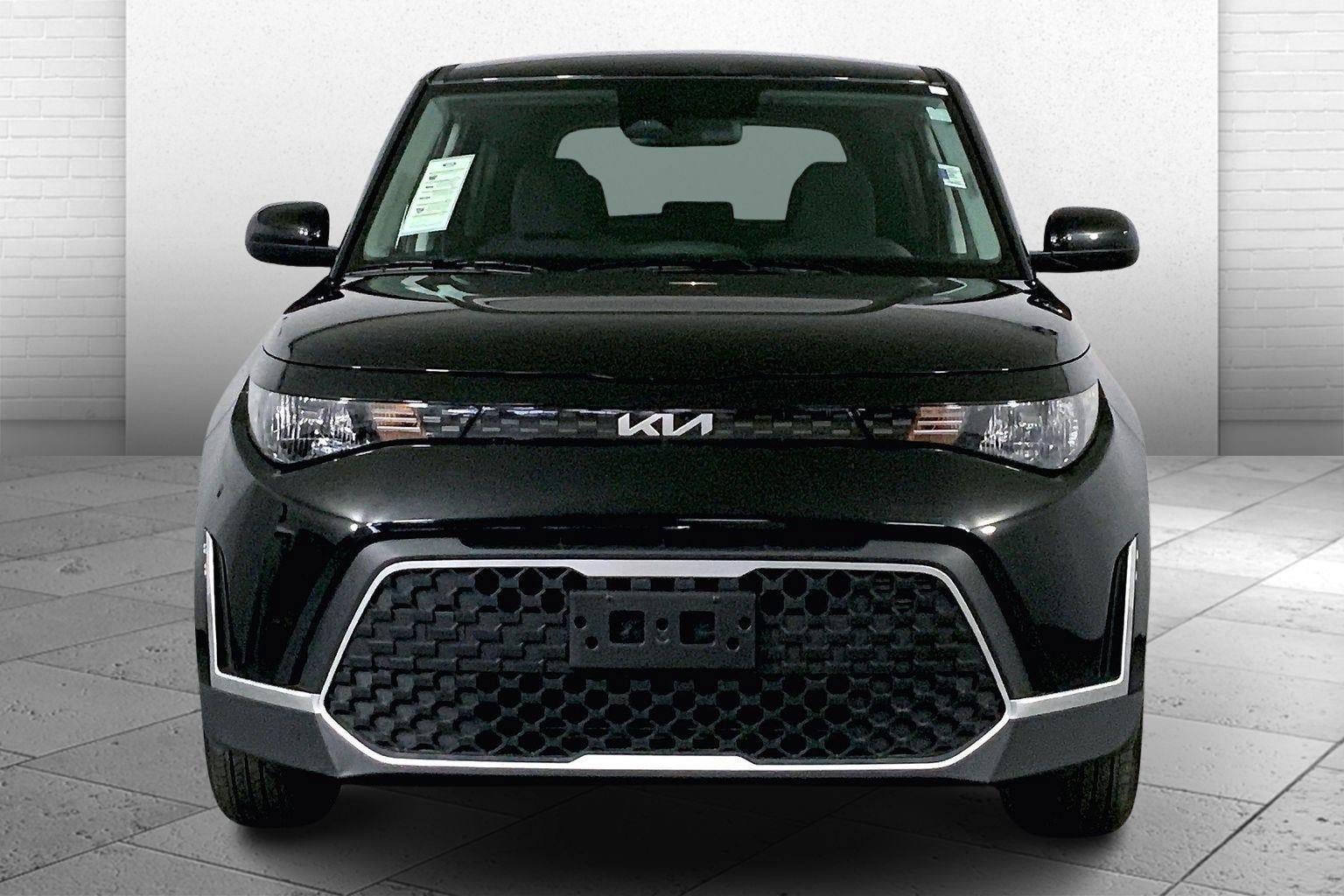 Certified 2025 Kia Soul LX image 2