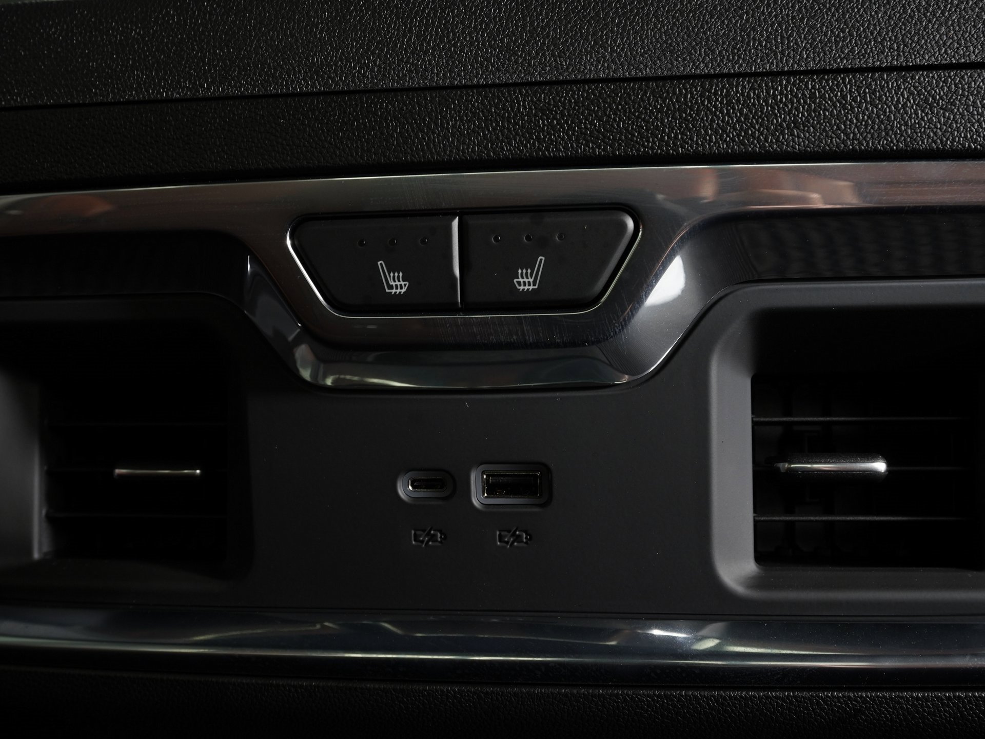 Used 2025 GMC Sierra 3500 Denali Ultimate image 12