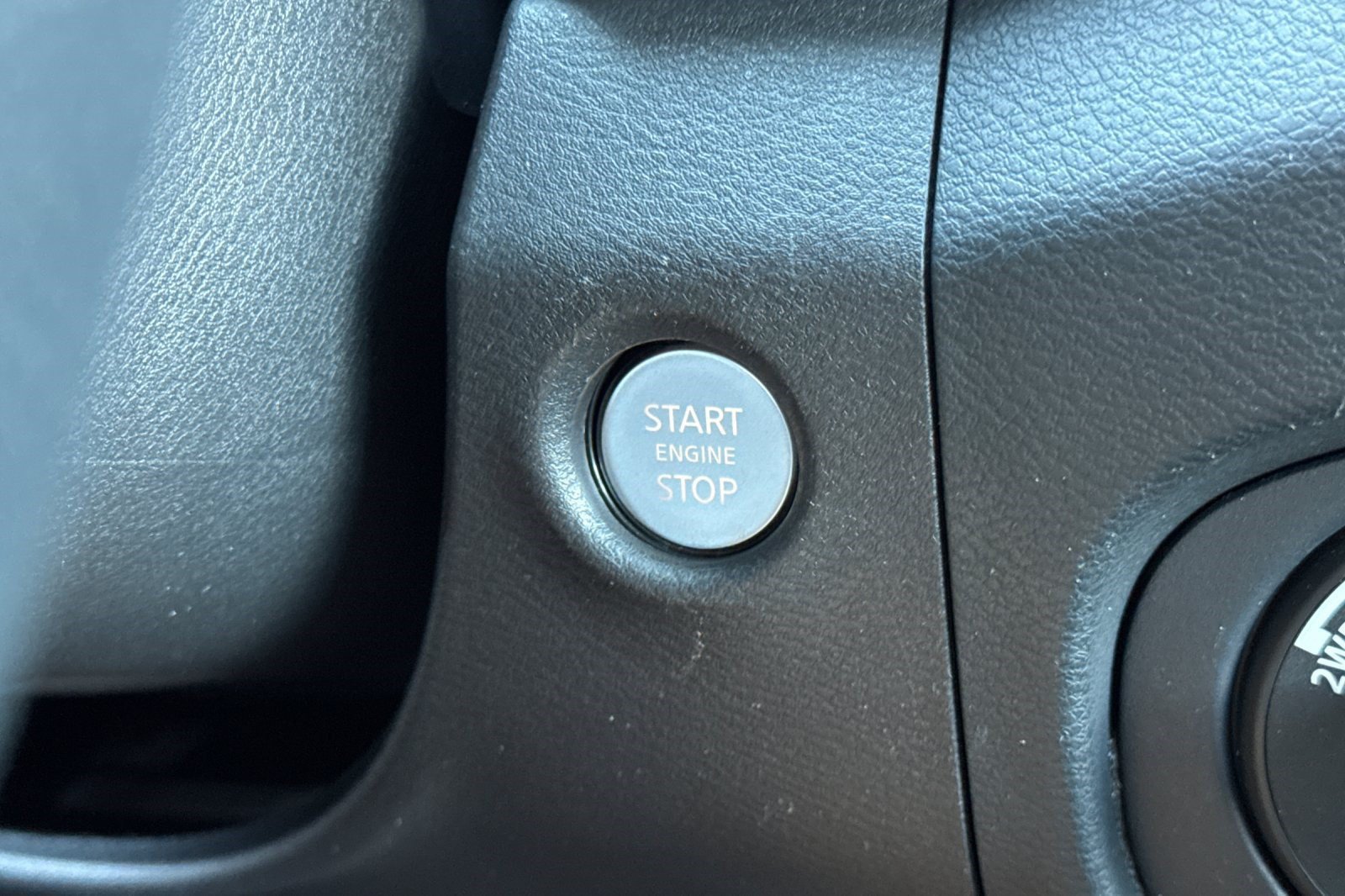 Used 2022 Nissan Frontier SV AWD/4WD image 16