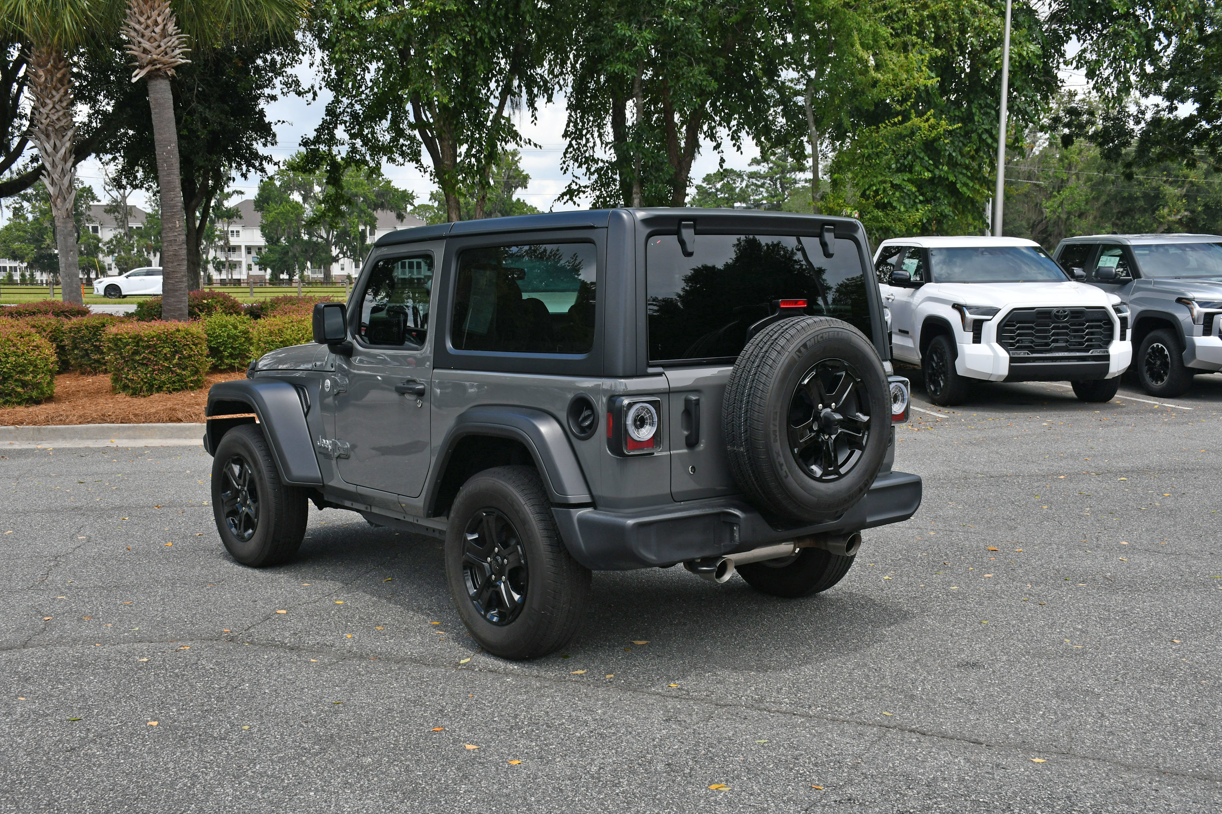 Used 2020 Jeep Wrangler Sport AWD/4WD image 3