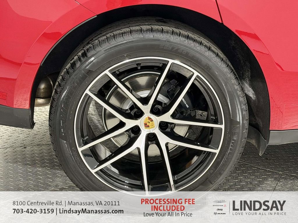 Used 2025 Porsche Macan Turbo AWD/4WD image 9