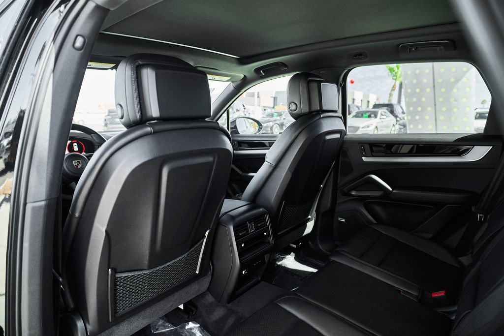 Used 2024 Porsche Cayenne AWD/4WD image 20