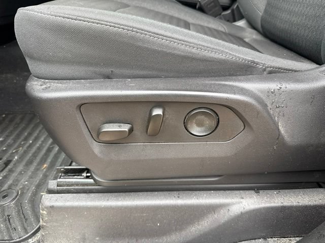 Used 2024 Chevrolet Silverado 1500 LT AWD/4WD image 22