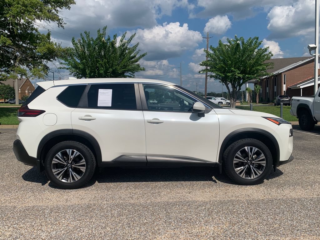 Used 2023 Nissan Rogue SV AWD/4WD image 2