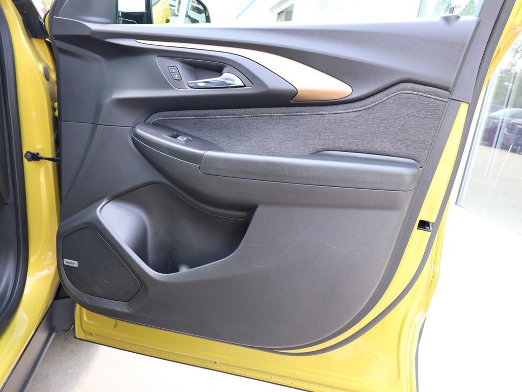 Used 2023 Chevrolet TrailBlazer ACTIV w/ Sun and Liftgate Package FWD image 34