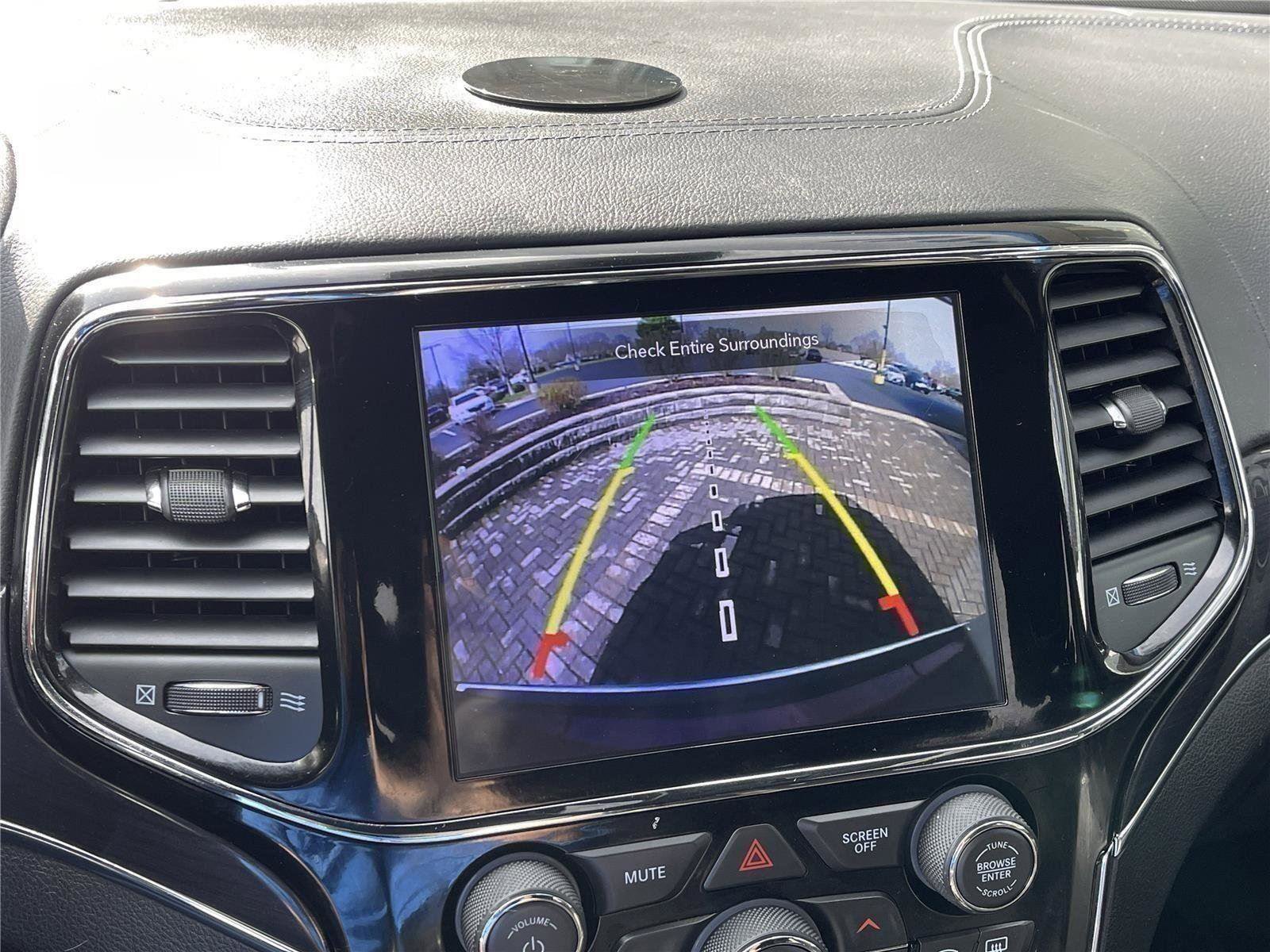 Used 2019 Jeep Grand Cherokee Overland AWD/4WD image 28