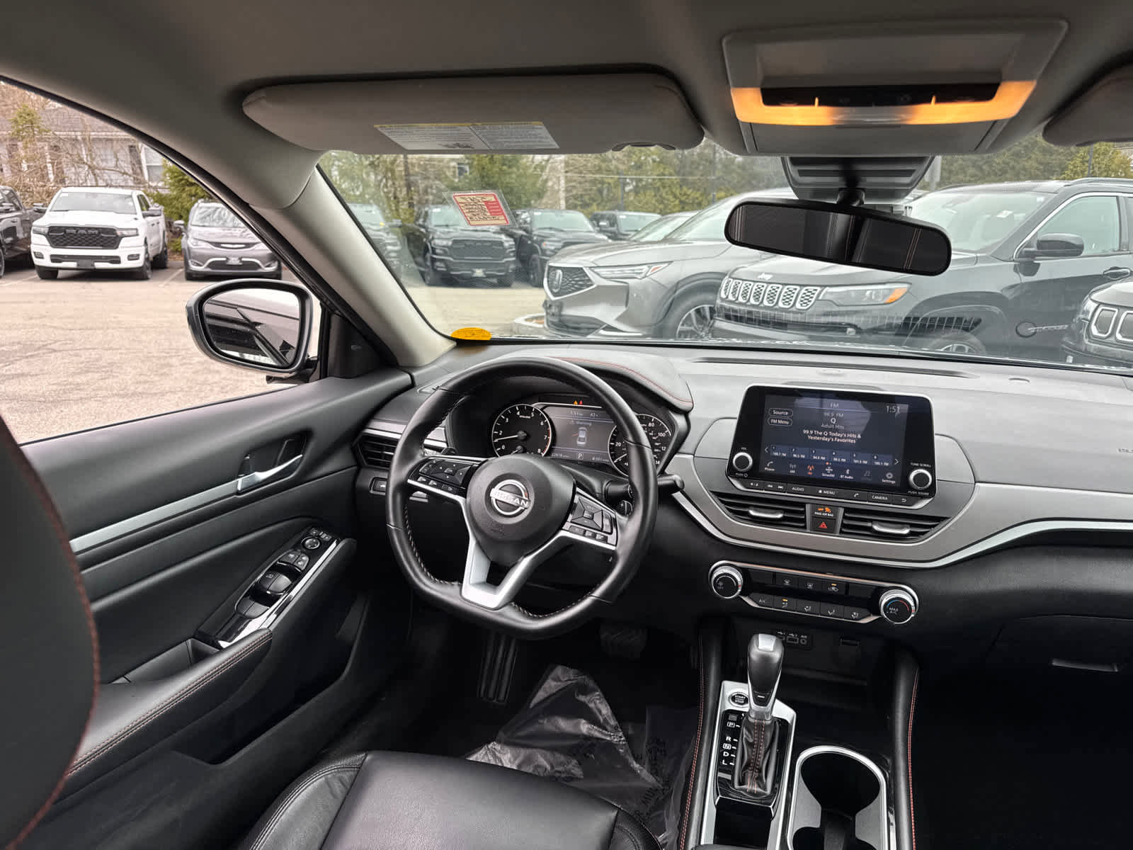 Used 2025 Nissan Altima 2.5 SR image 30