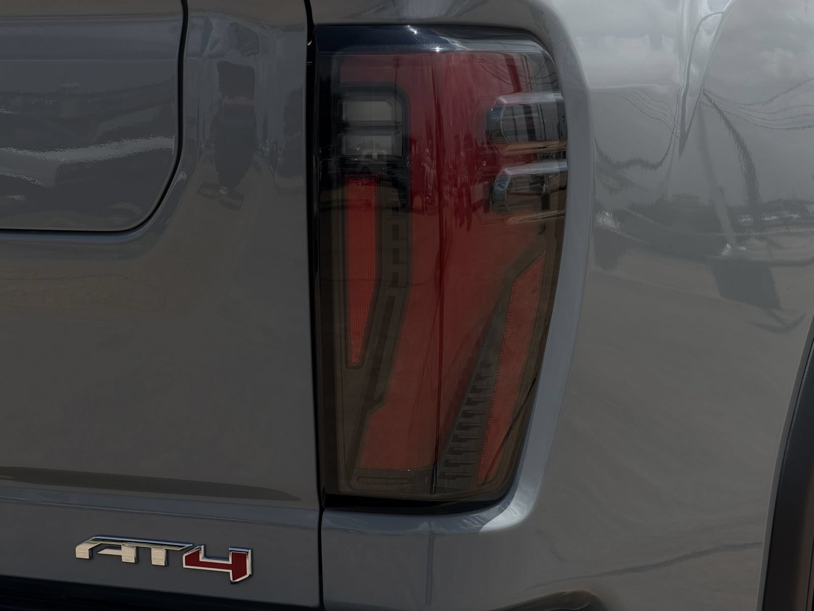 Used 2025 GMC Sierra 2500 AT4 w/ AT4 Premium Plus Package AWD/4WD image 14