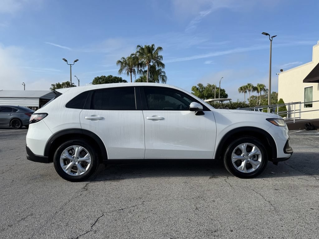 Used 2025 Honda HR-V LX image 4