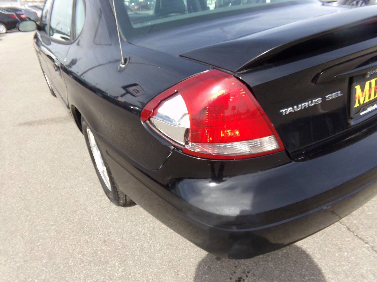 Used 2004 Ford Taurus SEL image 38