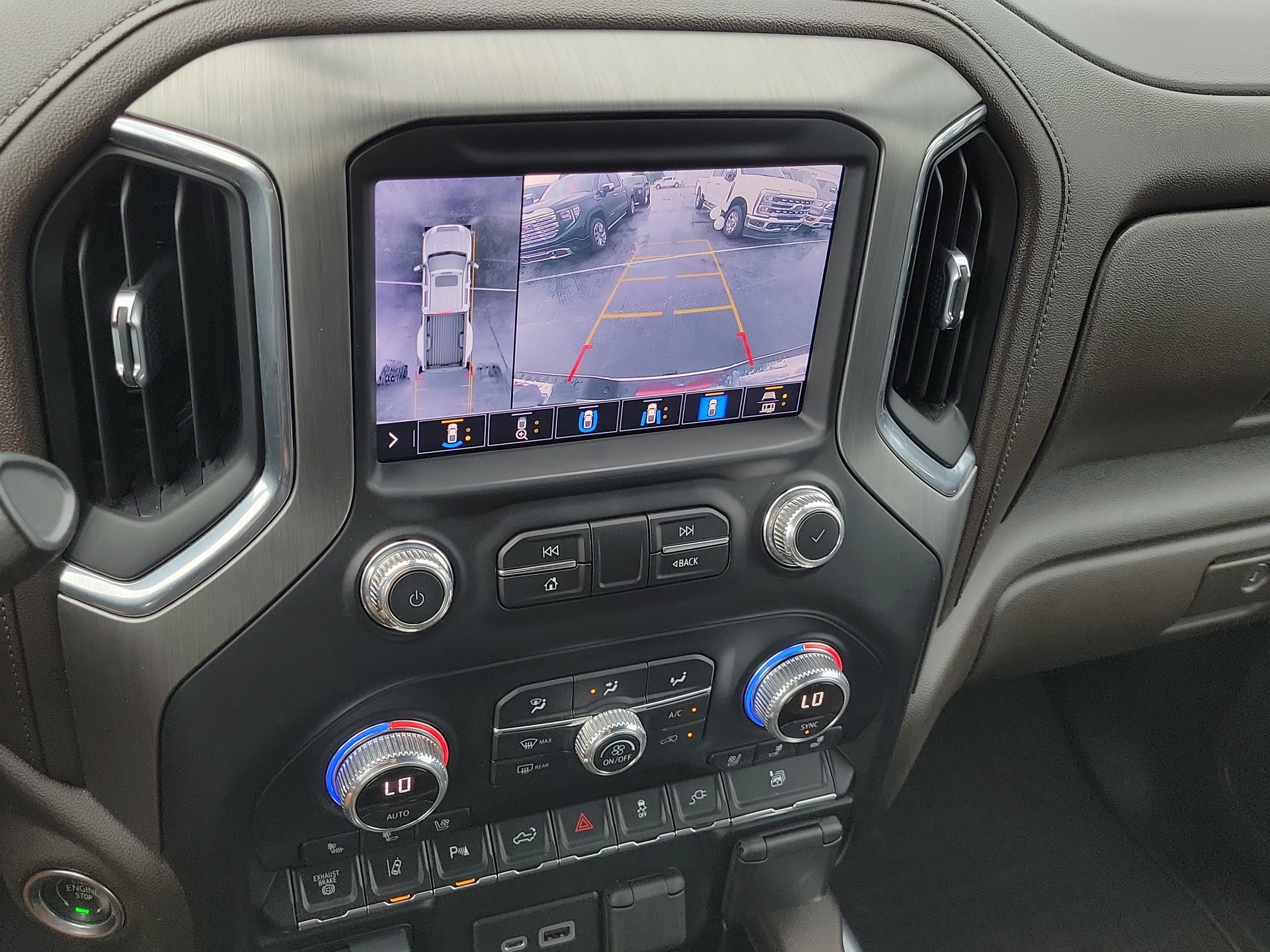 Used 2022 GMC Sierra 3500 Denali w/ Denali Ultimate Package AWD/4WD image 29