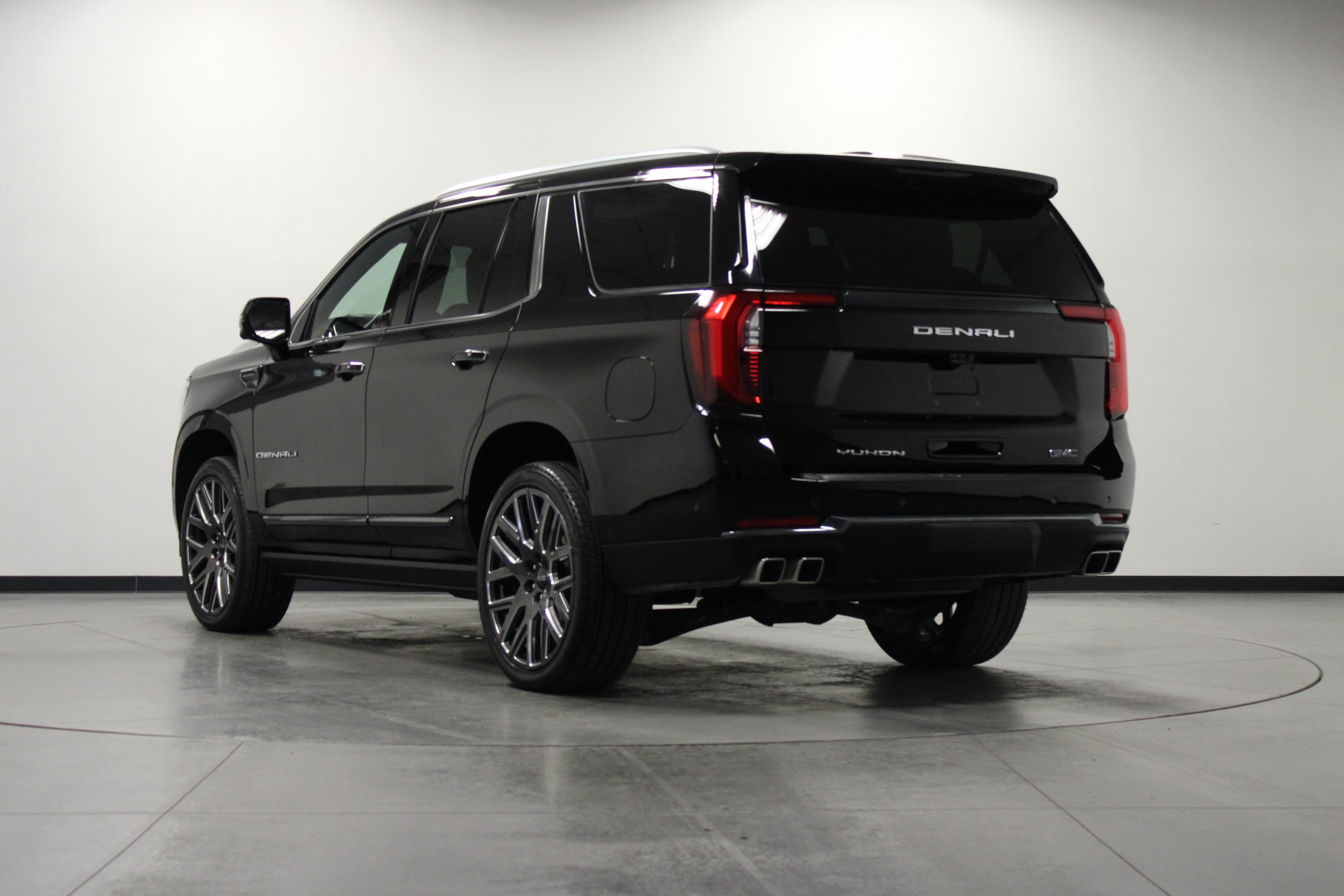 Used 2026 GMC Yukon Denali Ultimate AWD/4WD image 6
