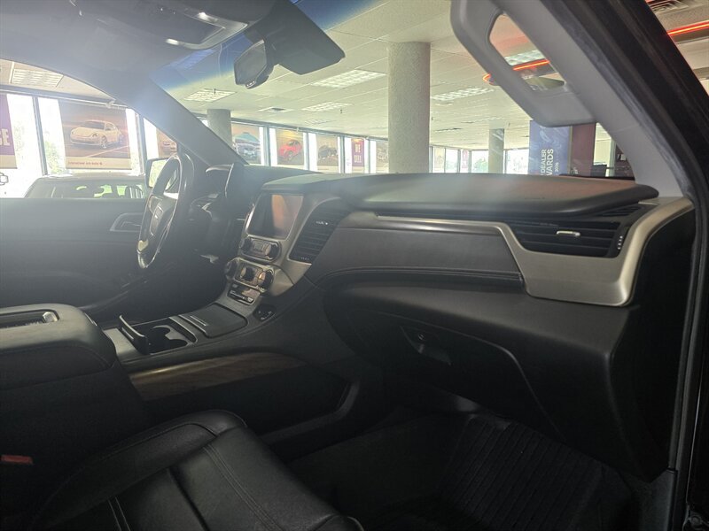 Used 2019 GMC Yukon Denali w/ Denali Ultimate Package AWD/4WD image 16
