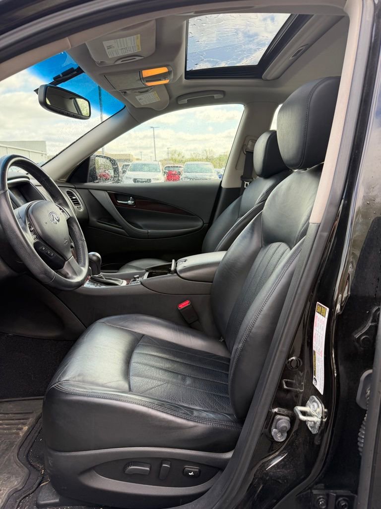 Used 2017 INFINITI QX50 AWD w/ Deluxe Touring Package image 12