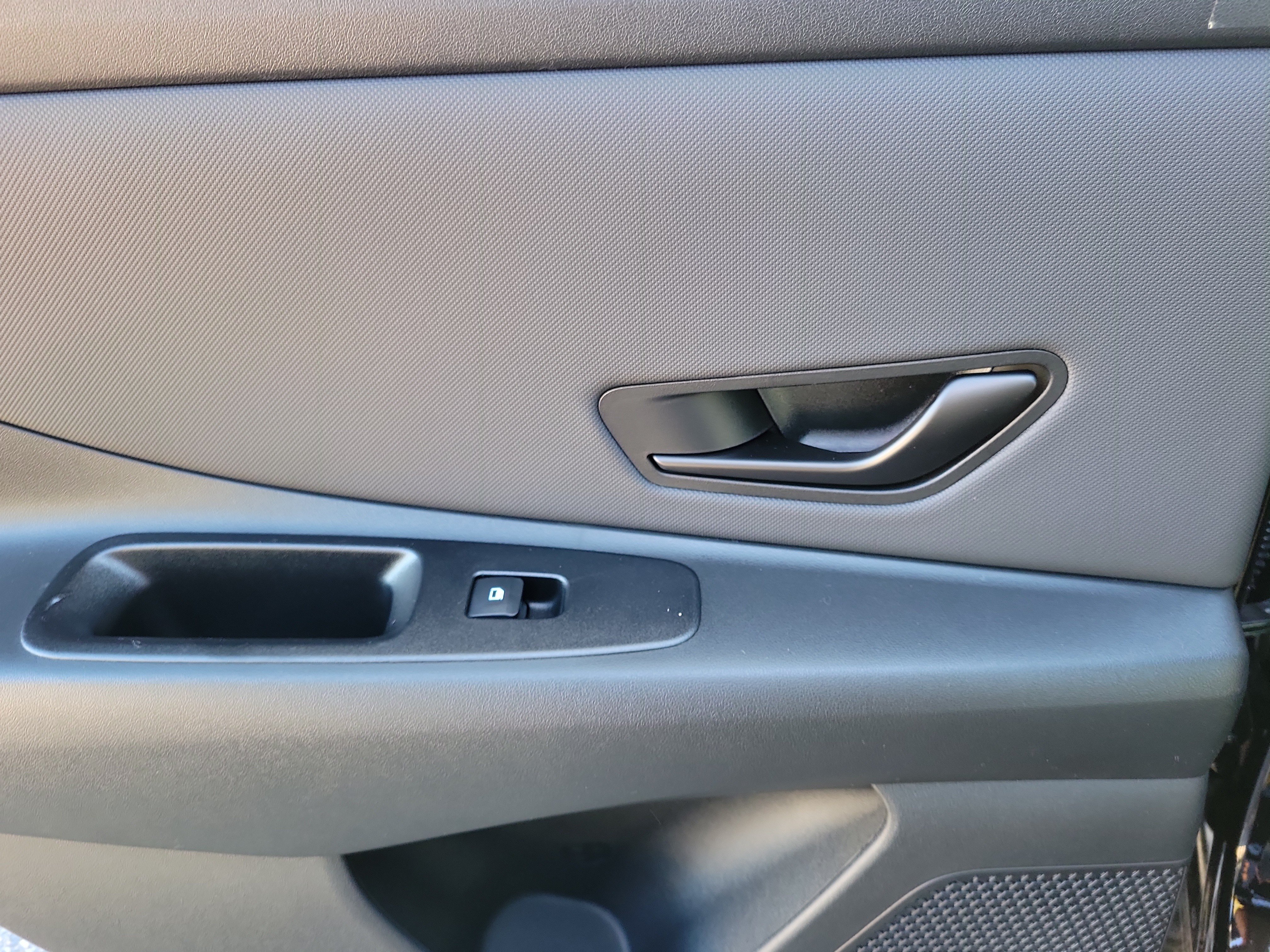 New 2026 Hyundai Elantra SEL Sport FWD image 12