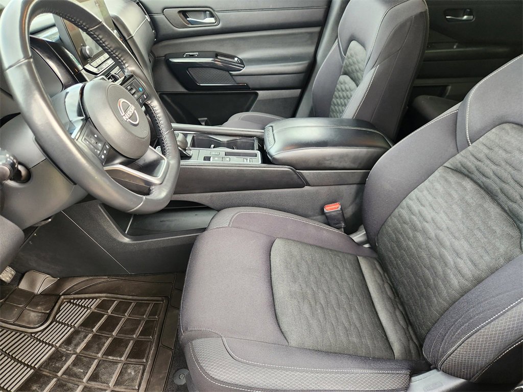 Used 2022 Nissan Pathfinder SV w/ Cargo Package image 11