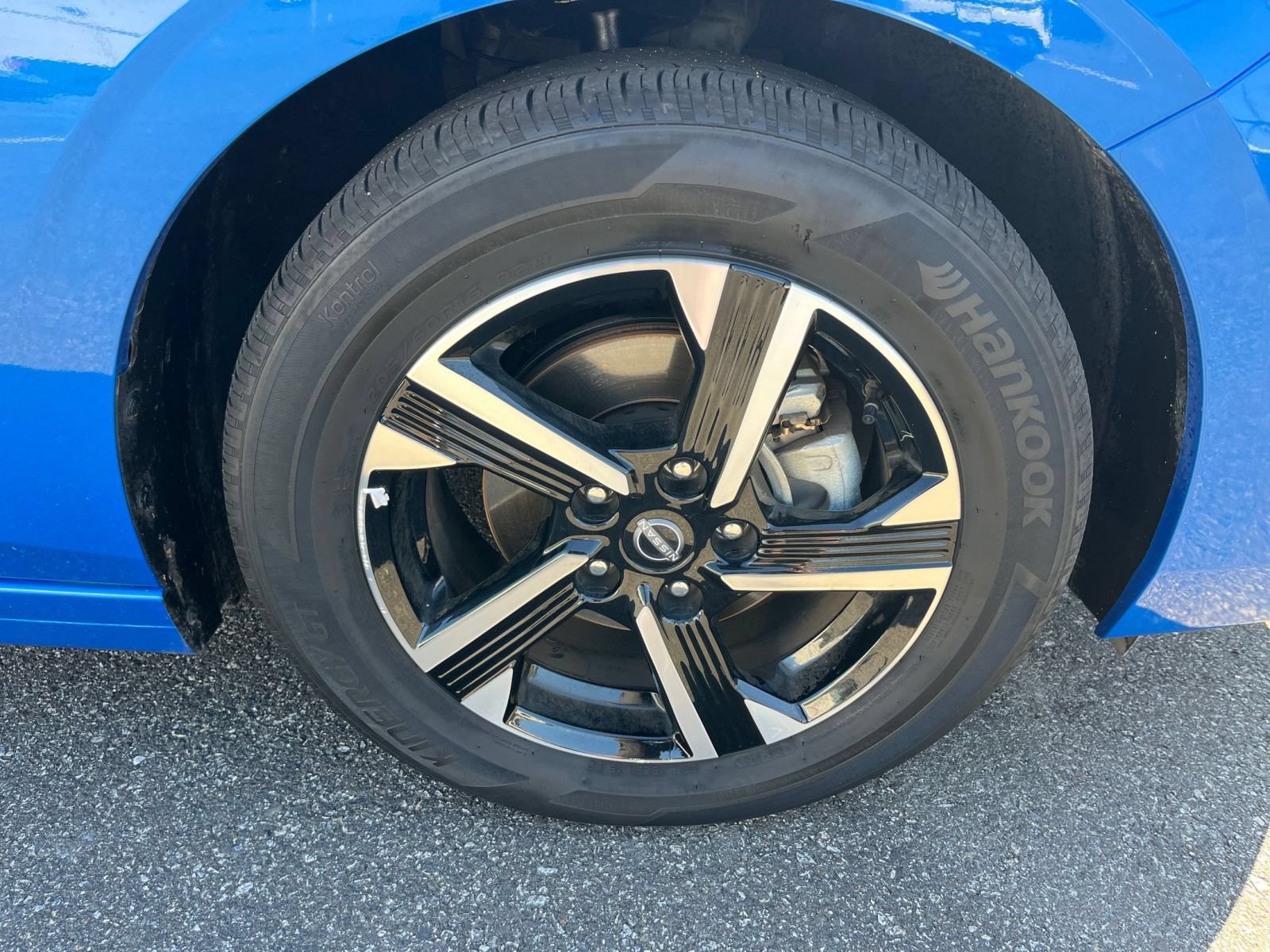 Used 2025 Nissan Sentra SV FWD image 28