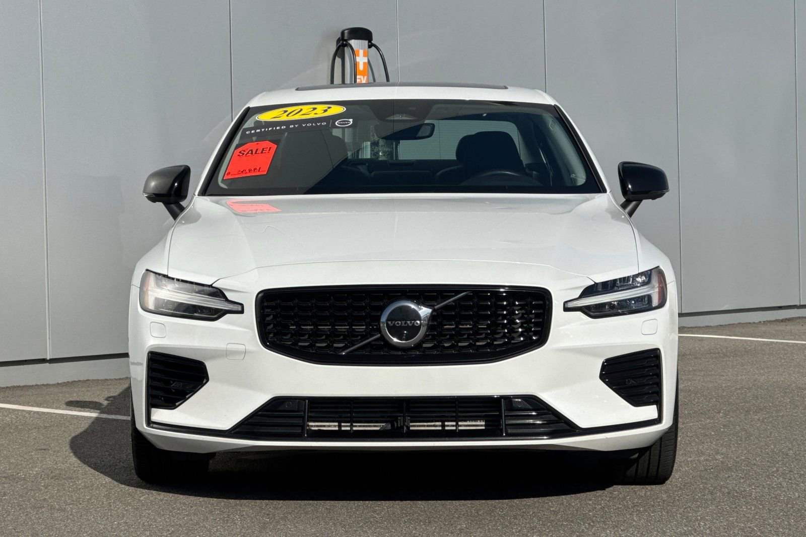 Used 2023 Volvo S60 T8 Plus w/ Climate Package image 8