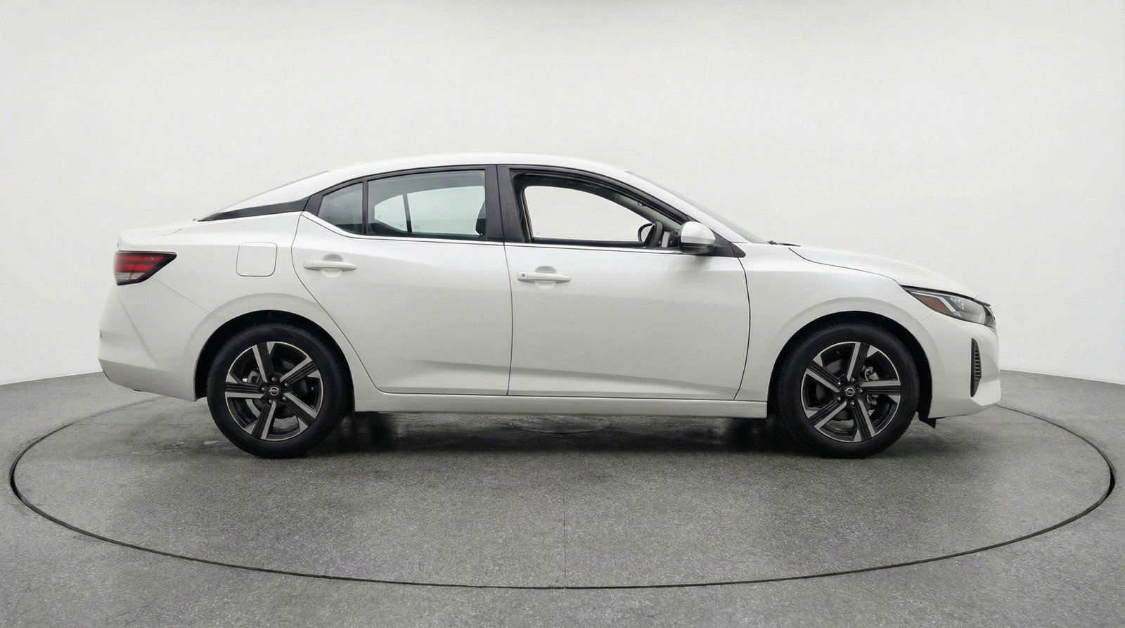 Used 2025 Nissan Sentra SV image 11