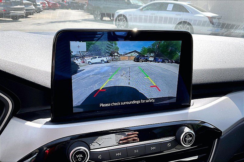 Used 2020 Ford Escape SE image 22