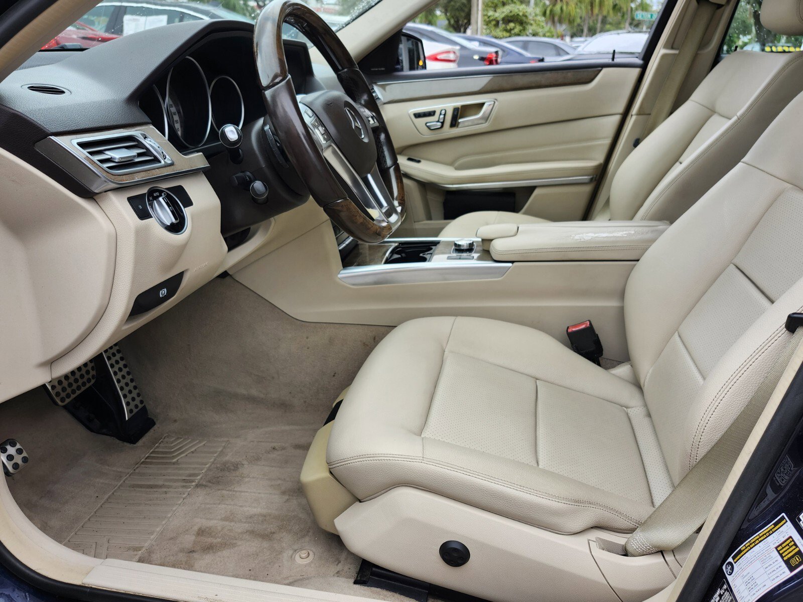 Used 2015 Mercedes-Benz E 350 Sedan image 3