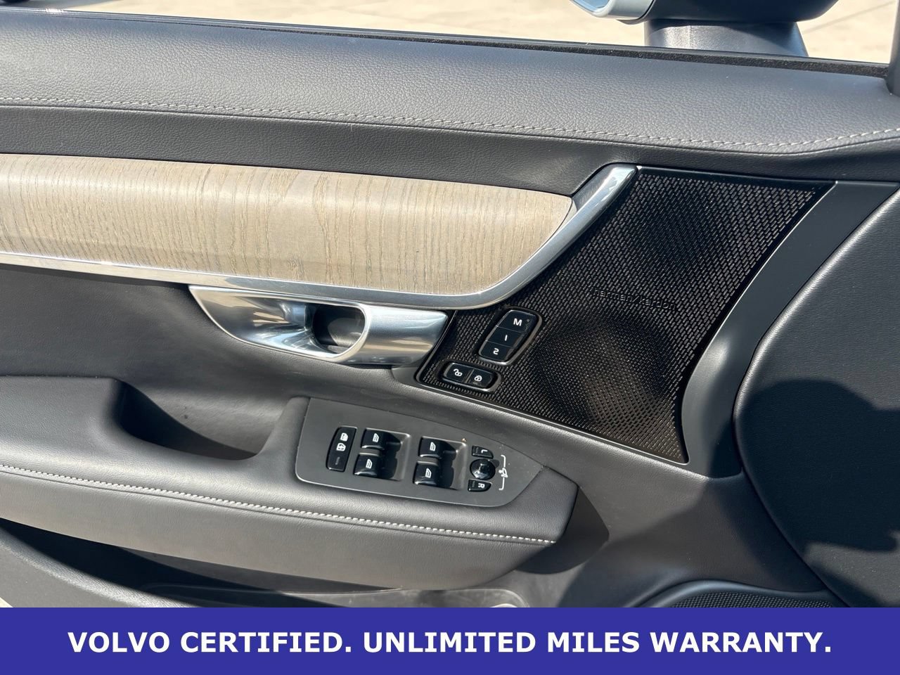 Certified 2025 Volvo V90 B6 Cross Country Ultra AWD/4WD image 14