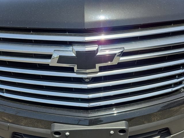 Used 2023 Chevrolet Traverse Premier AWD/4WD image 36