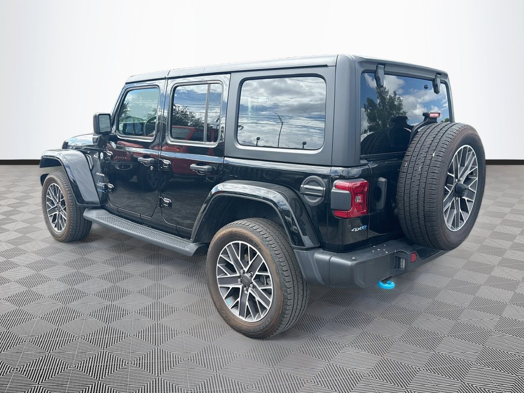 Used 2023 Jeep Wrangler Unlimited Sahara w/ Cold Weather Group AWD/4WD image 8